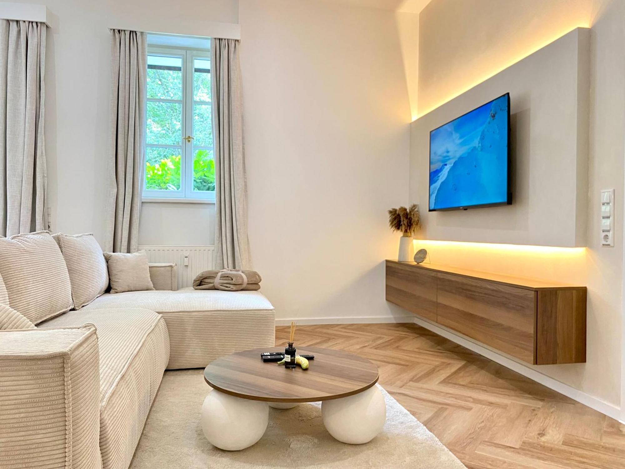 Ferienwohnung Loft Am Lech I Rollstuhlgerecht I Tiefgarage I Kueche I Terrasse Füssen Exterior foto